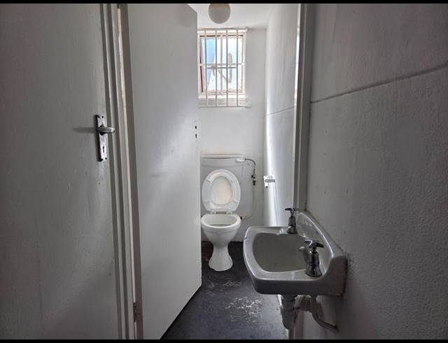 BUSINESS PROPERTY TO RENT IN SALT RIVER